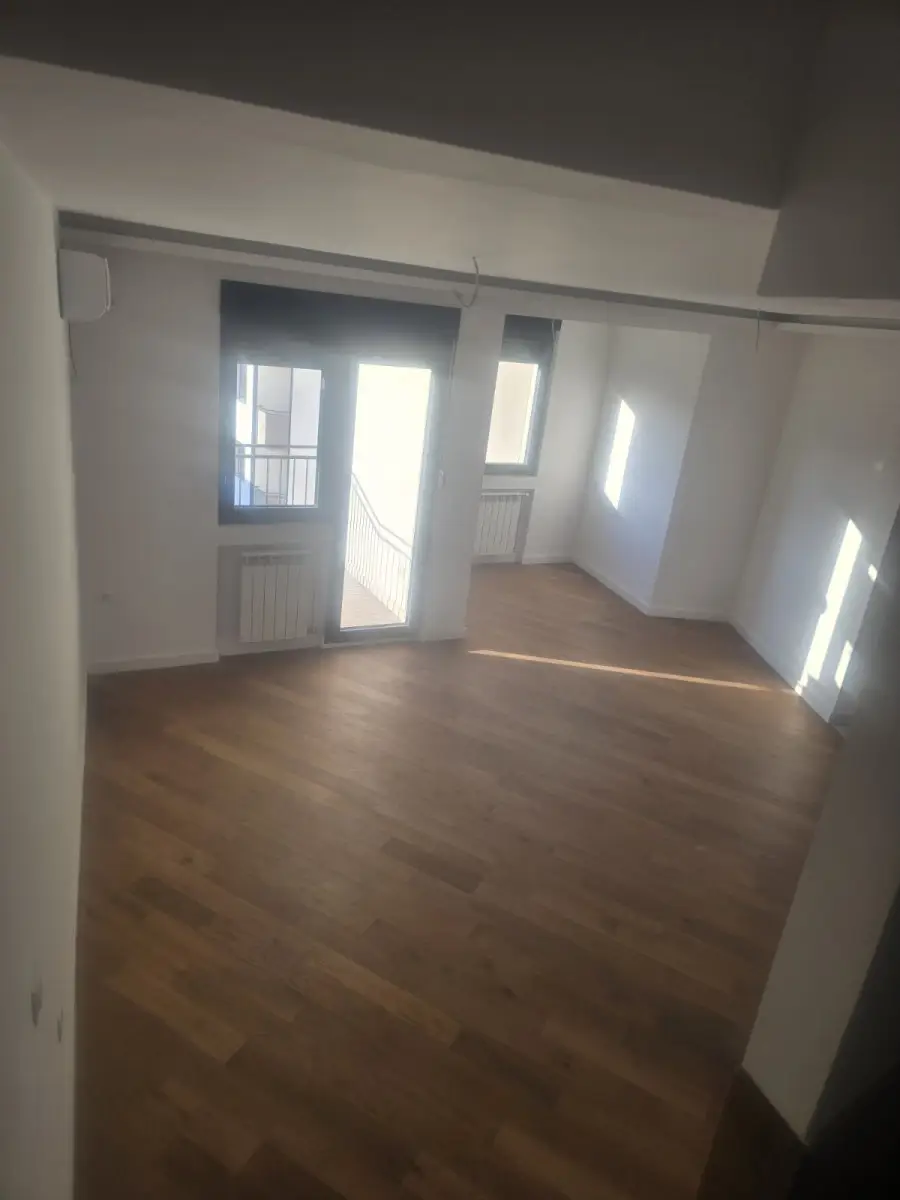 NOVI SAD.GRBAVICA.TWO-AND-A-HALF-ROOM APARTMENT. (Svet nekretnine, Novi Sad, Reg. no. 405)