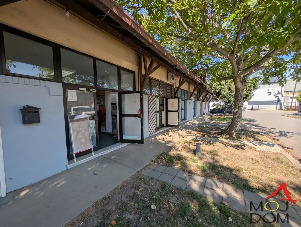 We present an exceptional investment opportunity – a business space of 576 m² on two floors in one of the most sought-after areas of Novi Sad, in Salajka, near Big Shopping Center. This location is known for its excellent connectivity and developed