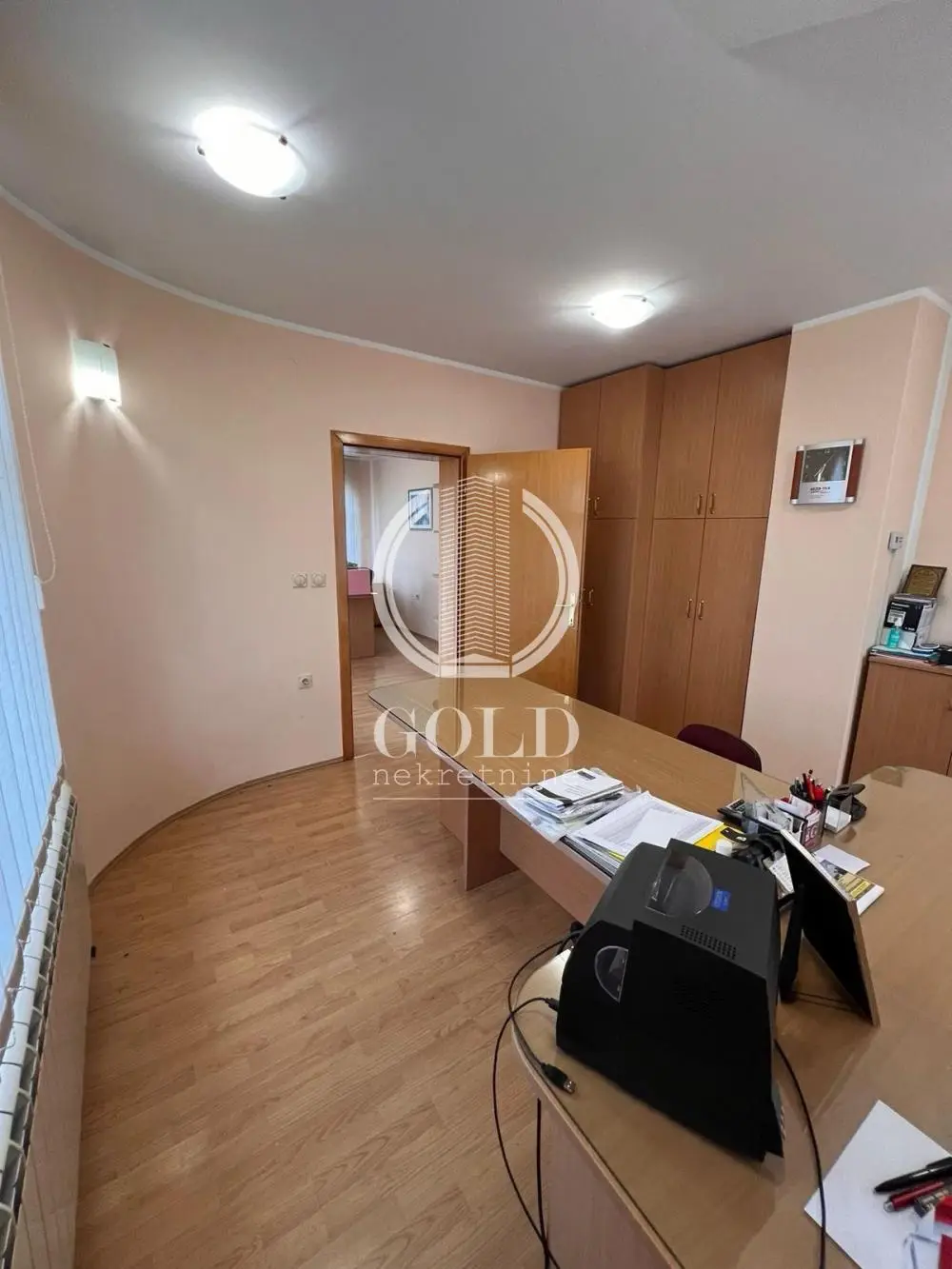 Excellent commercial space available ID#11287