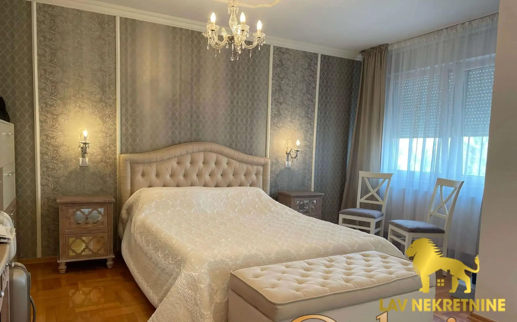 Furnished four-and-a-half room apartment, corner of Cara Dusana and Bulevar Cara Lazara.Contact: 062 7445 42 (only send message