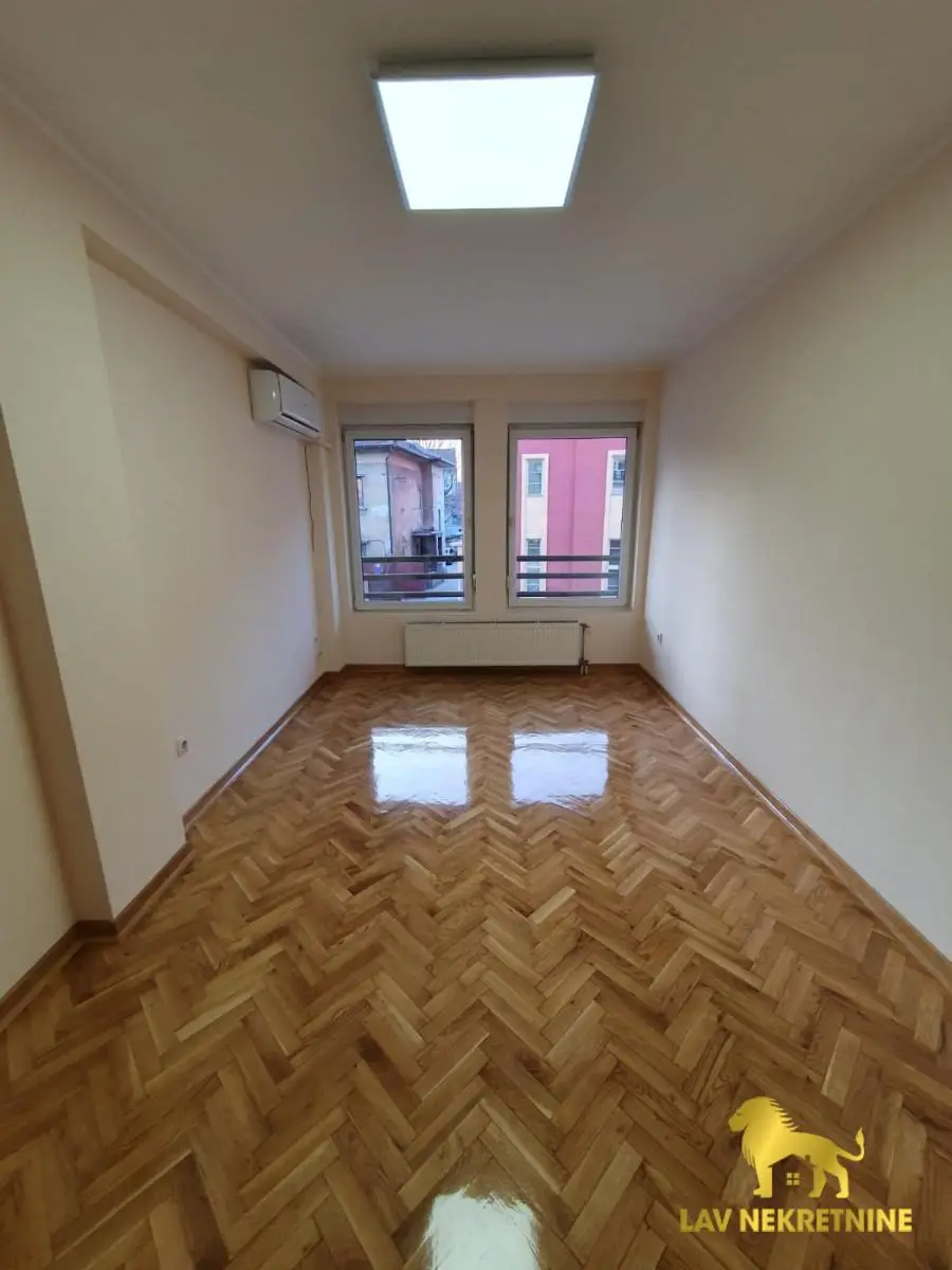 EXCELLENT OFFER 1/1 registered property located in the city center, in the immediate vicinity of the theater. Apartment
 consists