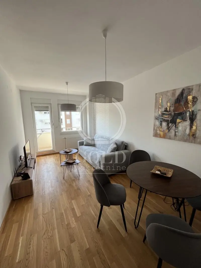 Beautiful apartment in Kraljev Park 57m2, keys at agency ID#4896
