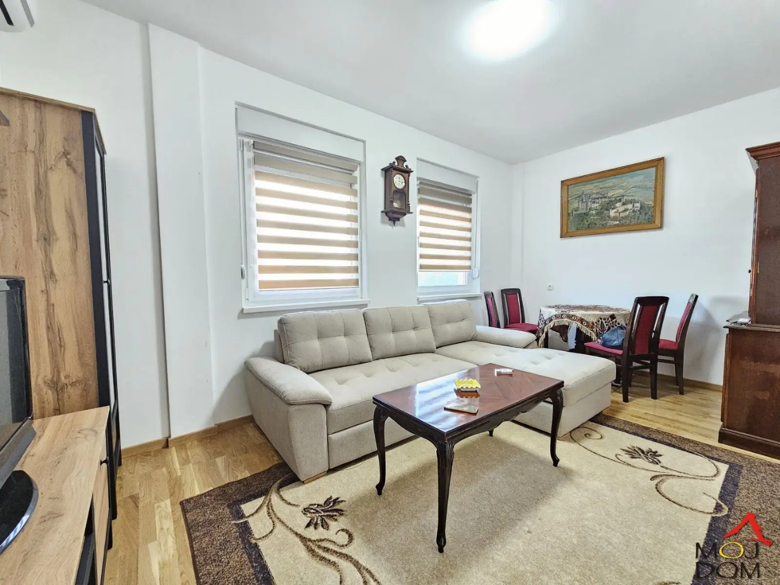 A new, unfurnished two-room apartment for rent in Petrovaradin. Connection to the city is excellent and by bus, you can reach the center of Novi Sad in 10 minutes. In the building's yard, parking is provided for residents.
Contact phone: 0642928877
Property code - 91