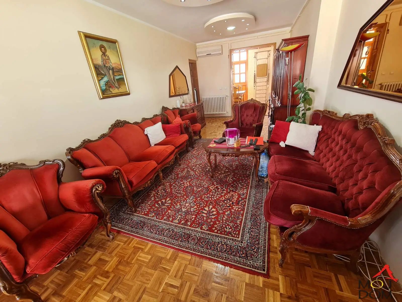 Exclusive opportunity – spacious four-room apartment in the city center, near the quay
We present a unique opportunity to purchase an exceptionally comfortable four-room apartment in a prestigious location in the very heart of the city, close to the quay. This spacious 13