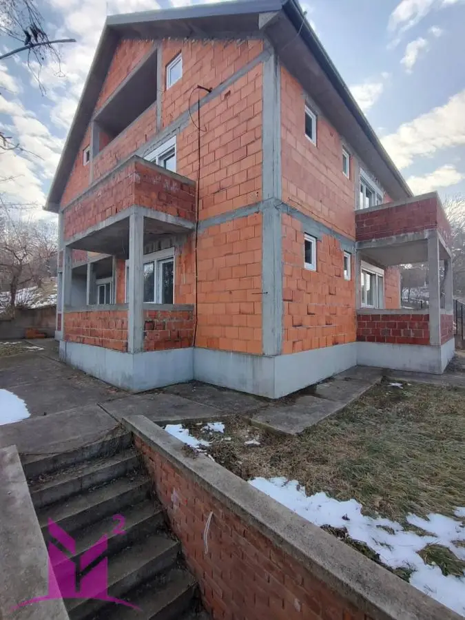 * Баня Врдик — Дом *