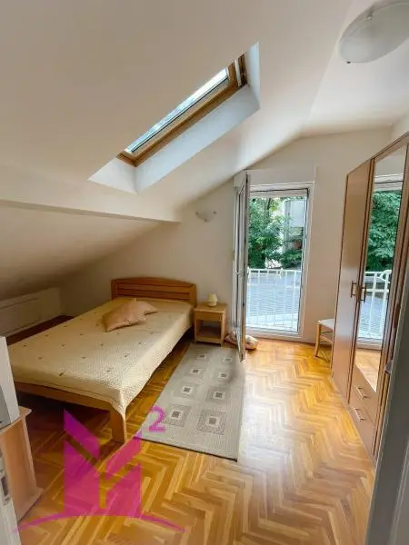Center - one-and-a-half-room - utilities included