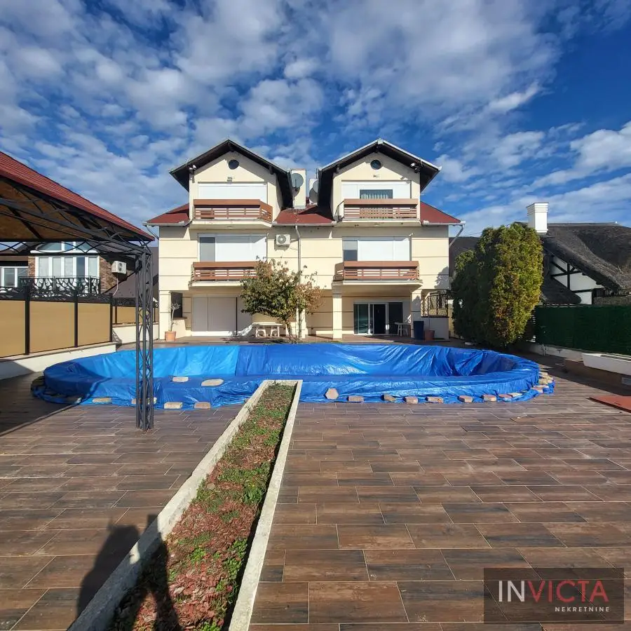 Luxury houses with pool by the Danube, Kamenjar