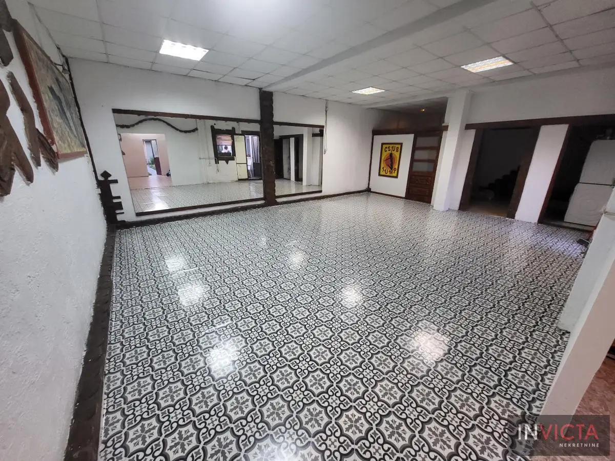 Commercial space-Telep