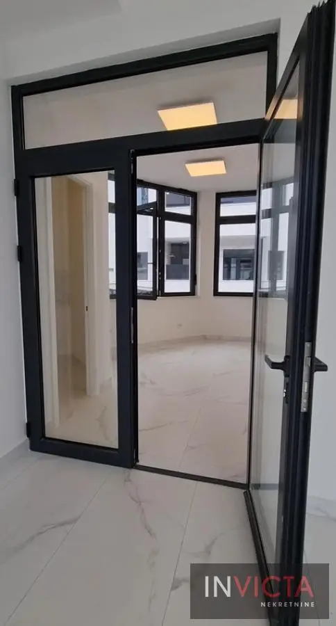 COMMERCIAL SPACE NEAR THE COURT AND SPENS