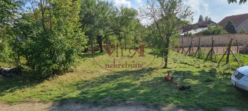 Srbobran, Odličan plac u mirnoj ulici