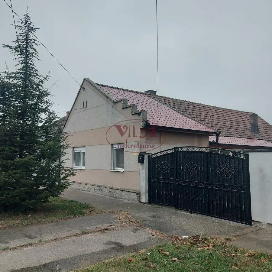 Srbobran, nice house on a large plot