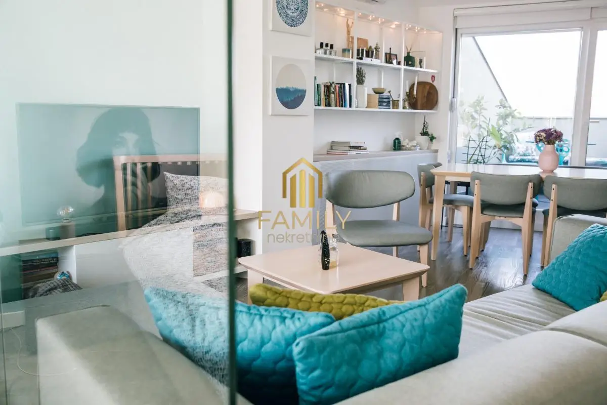Two-and-a-half-bedroom apartment for sale, center, 63m2