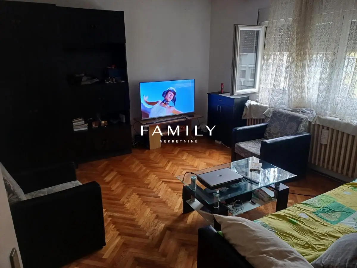 Two-room apartment in Grbavica, 48m² + terrace, excellent location, fully registered