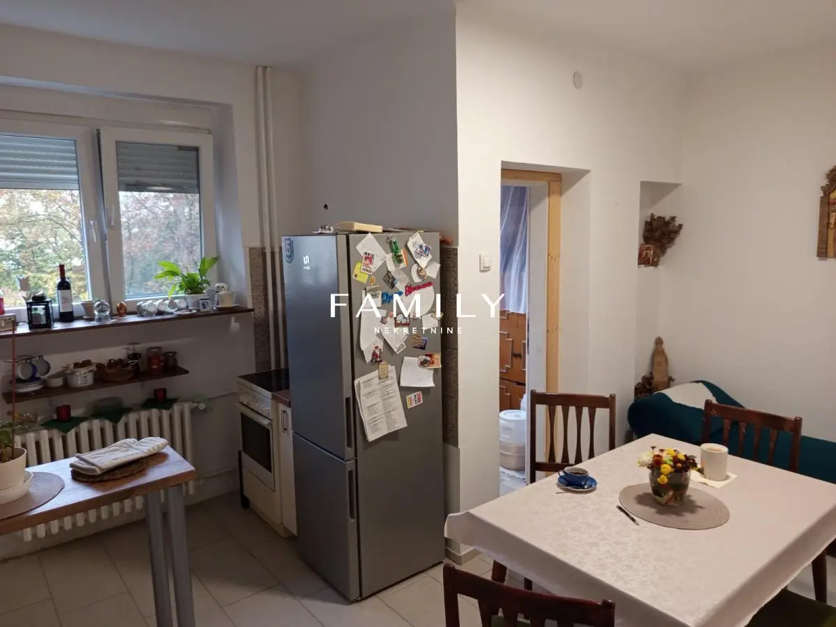Warm, renovated two-and-a-half-room apartment with a view of the Danube – Beogradski kej, 63m² + basement 22m²