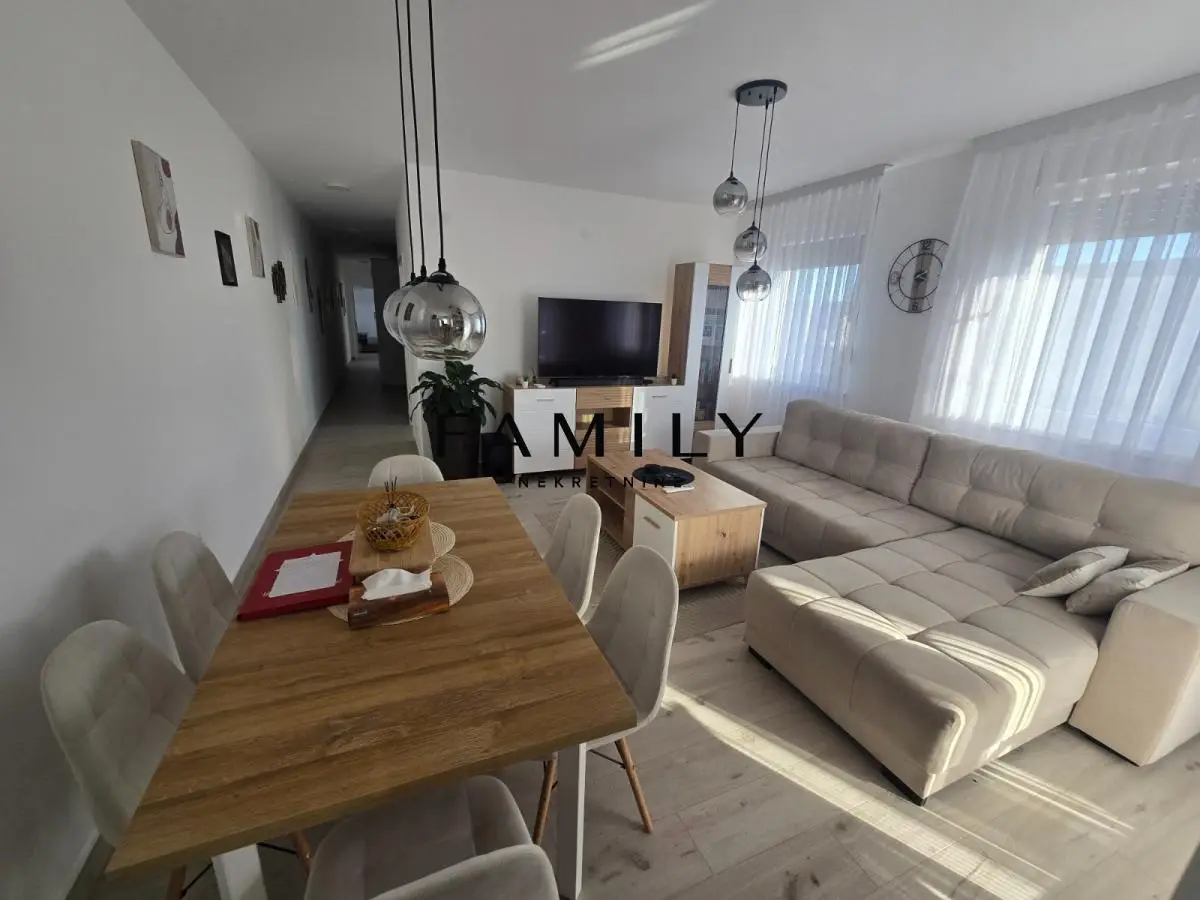 Luxurious four-room apartment in a quiet part of Adice – Kamenjar