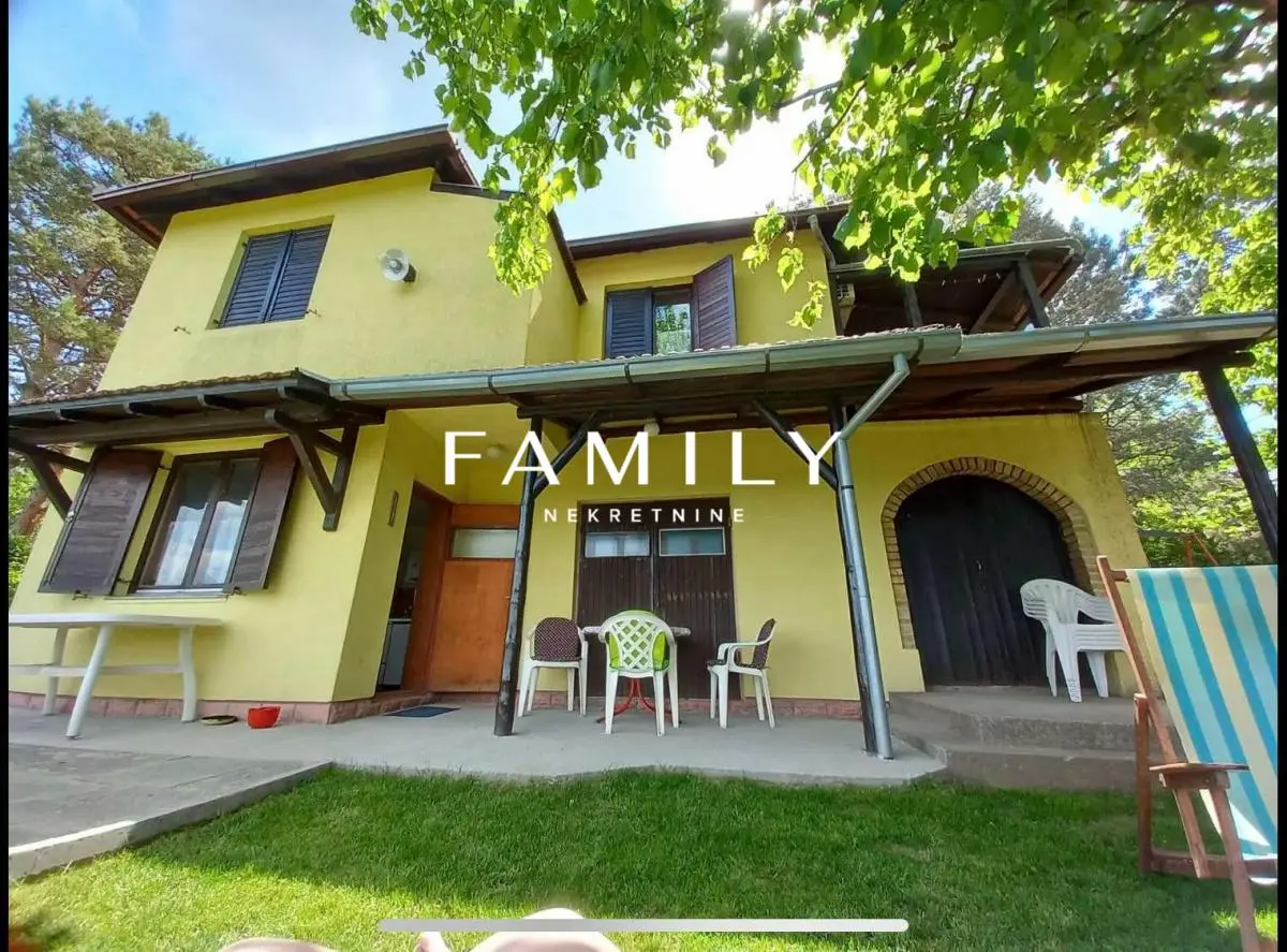 Weekend house with a beautiful view in the heart of nature – Sremski Karlovci, 110 m²