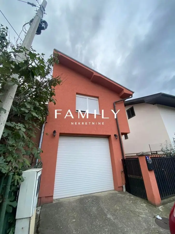 Spacious family house in Telep with a yard