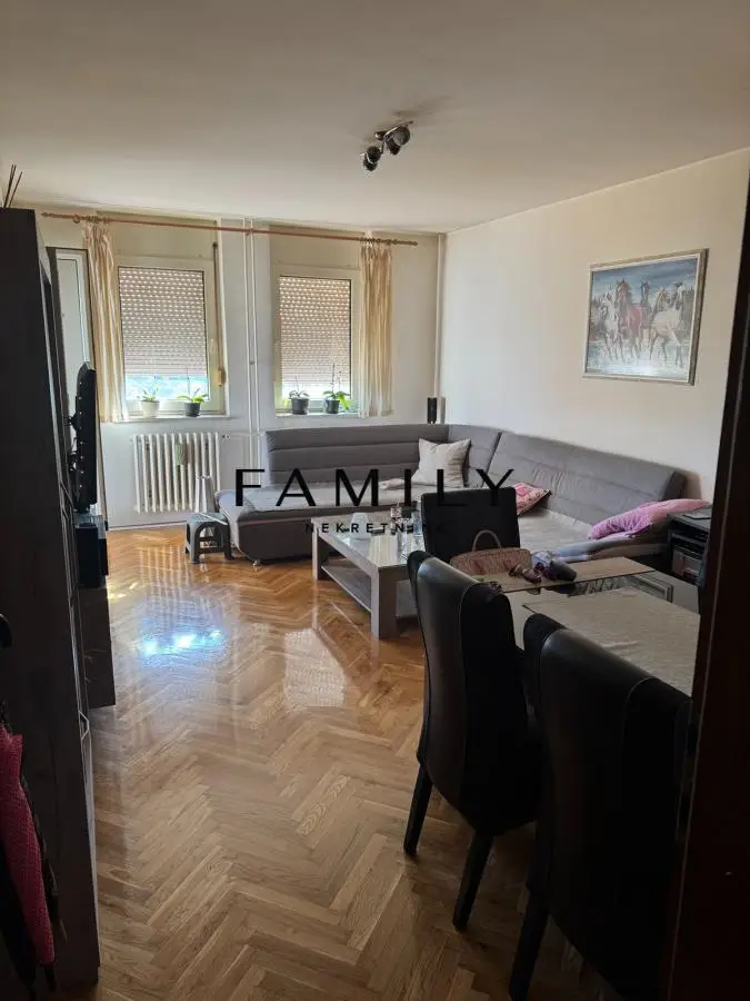 Spacious three-room apartment in Novo Naselje