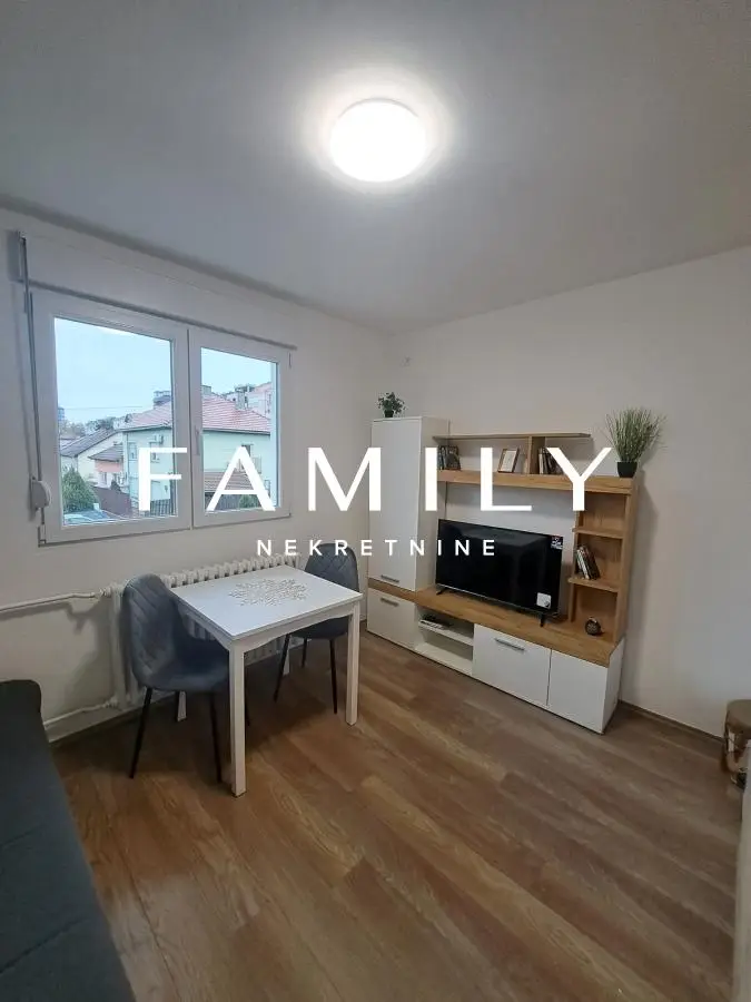 Top studio apartment in a great location: right next to the Fair