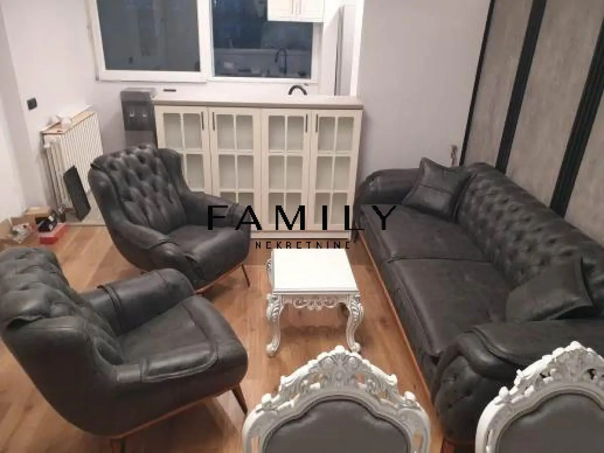 Fully renovated three-and-a-half-room apartment in a quiet part of Novo Naselje, 81 m²