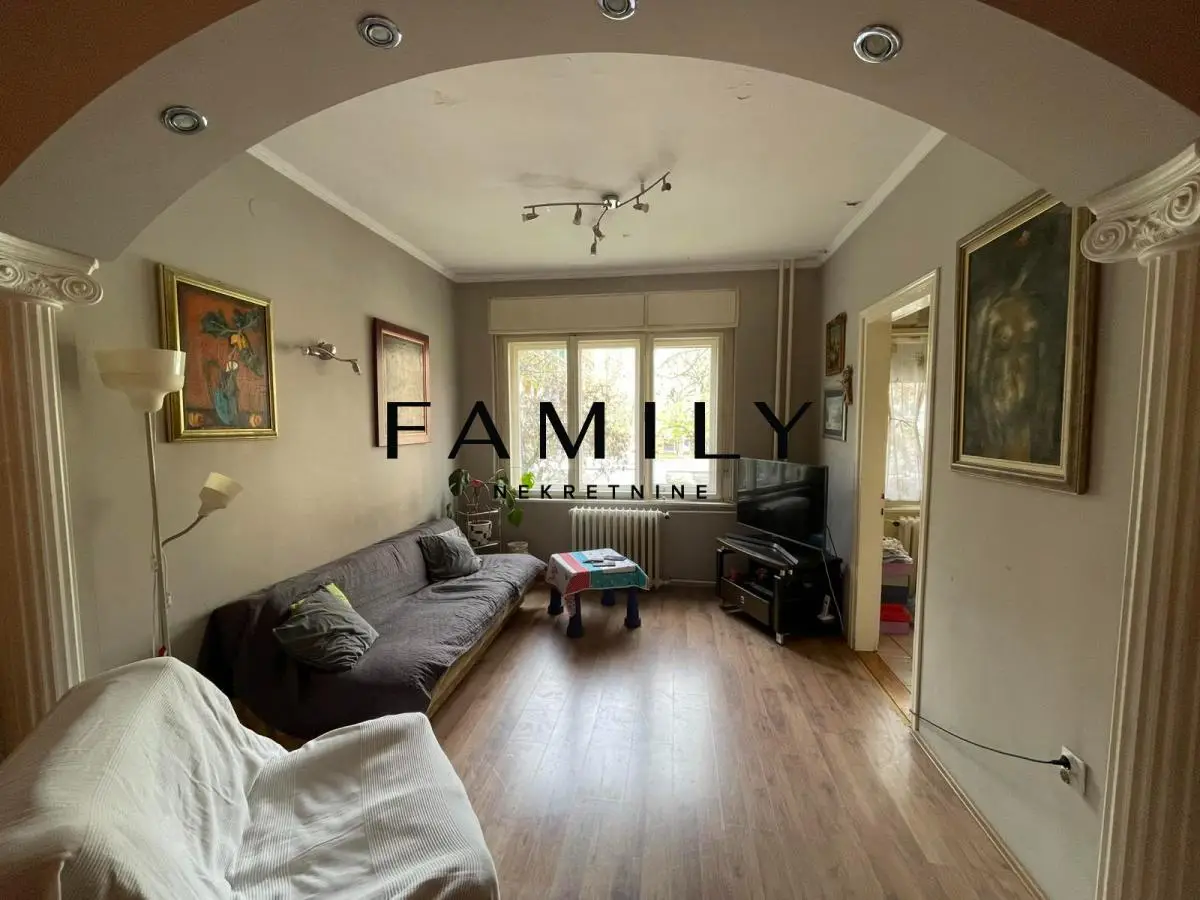 Unique two-room apartment in the strict center, surrounded by greenery – 58 m²