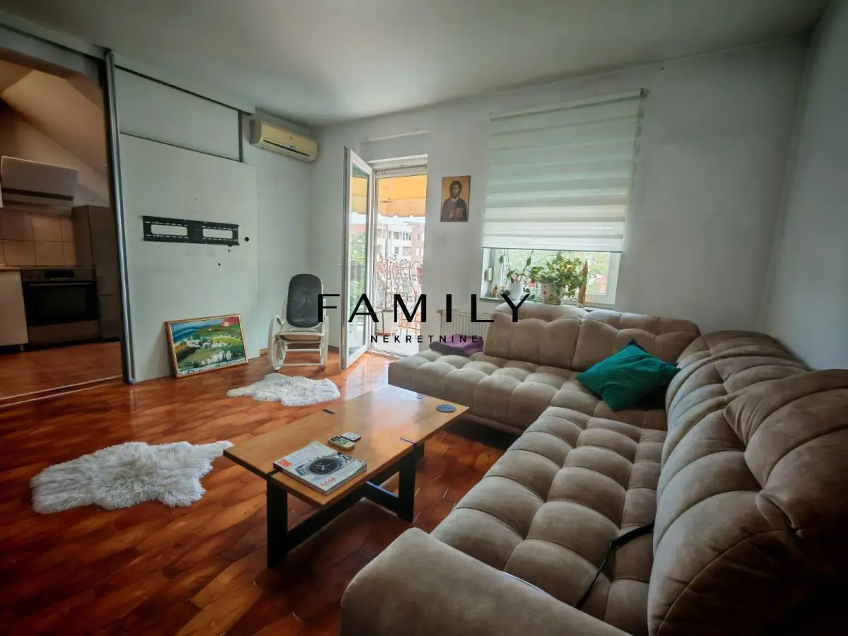 For sale: beautiful five-room duplex just a few minutes' walk from the strict center of Novi Sad, 129m2
