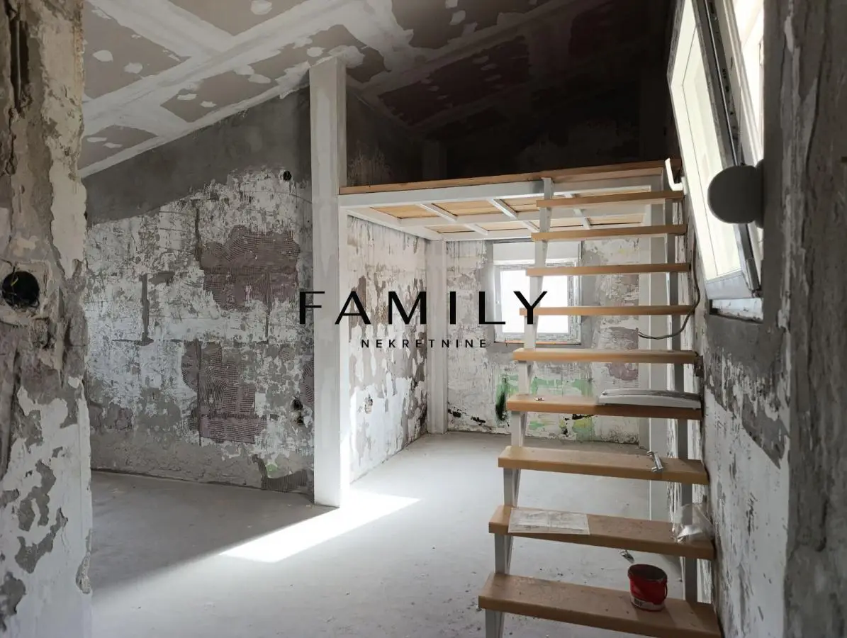 TOP LOKACIJA – LIMAN 2 | Loft stan sa galerijom i panoramskim pogledom-33m²
