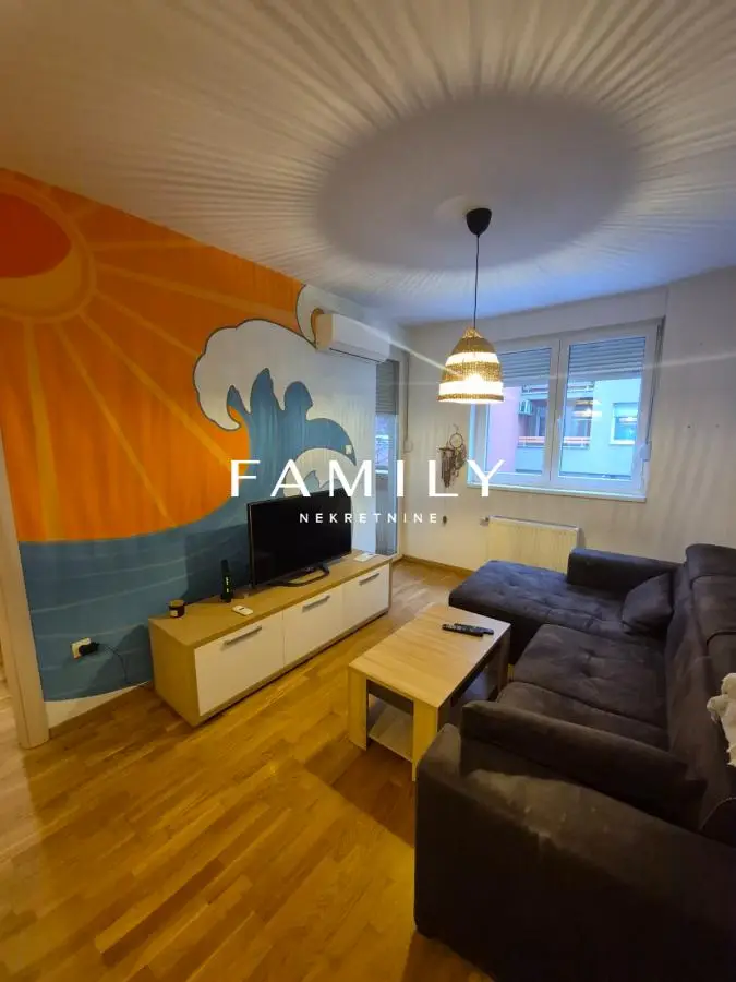 One-and-a-half room apartment in Rotkvarija – first floor, modernly equipped