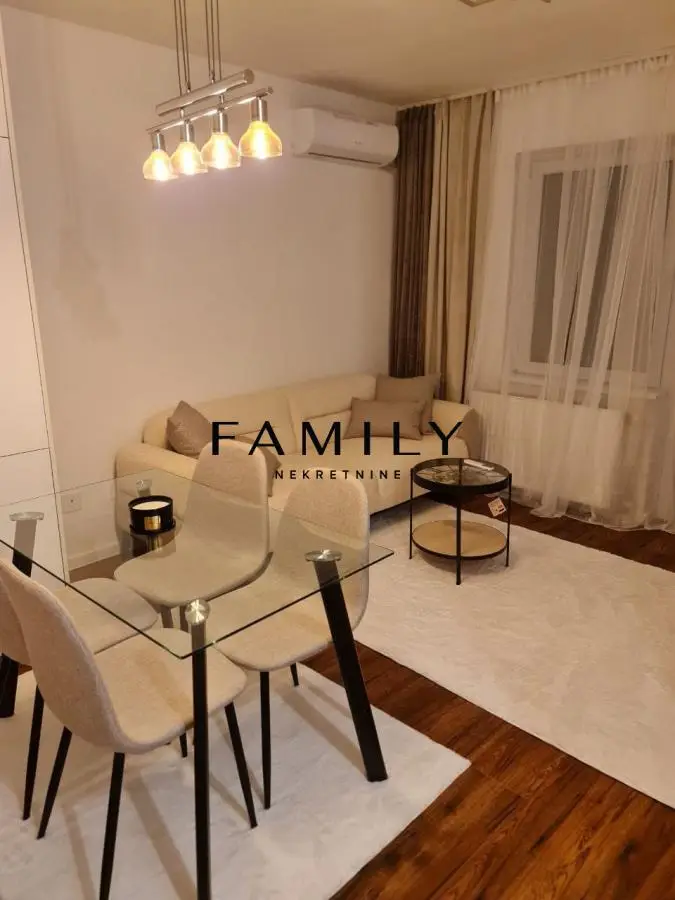 Completely renovated one-and-a-half room apartment with a large terrace – Podbara