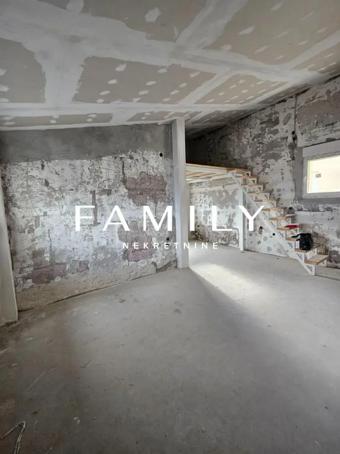 Apartment in grey phase with gallery and lots of light Liman 2