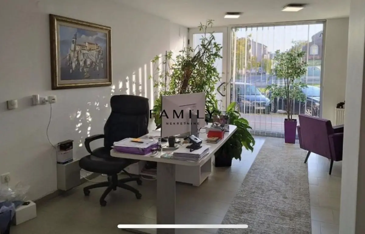 For sale: street-level commercial space 119m2 on Bulevar Patrijarha Pavla