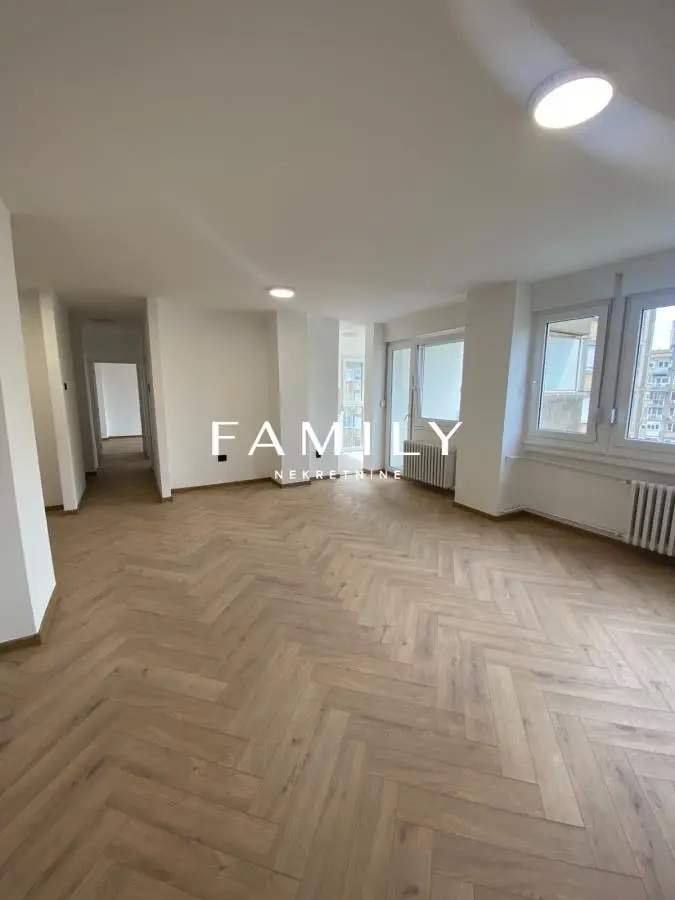 Three-room apartment for sale near pizzeria CAO – fully renovated