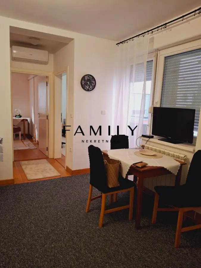Apartment with an excellent layout and parking space – Grbavica