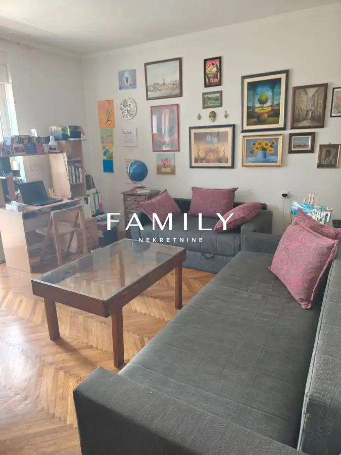 For sale three-room apartment in Adamović neighborhood, near Bulevar Evrope.