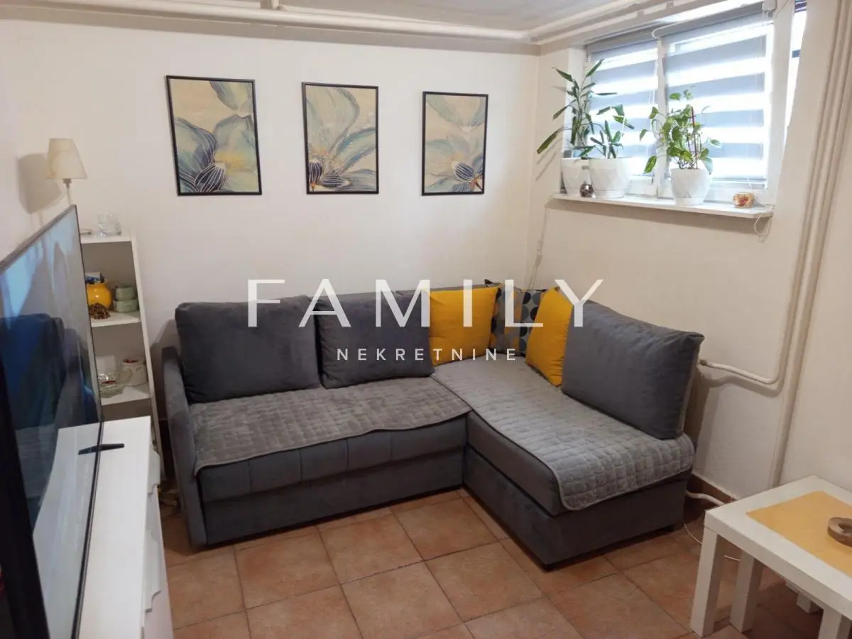 URGENT! Studio apartment 30 m² – Bulevar oslobođenja, ideal for living or renting