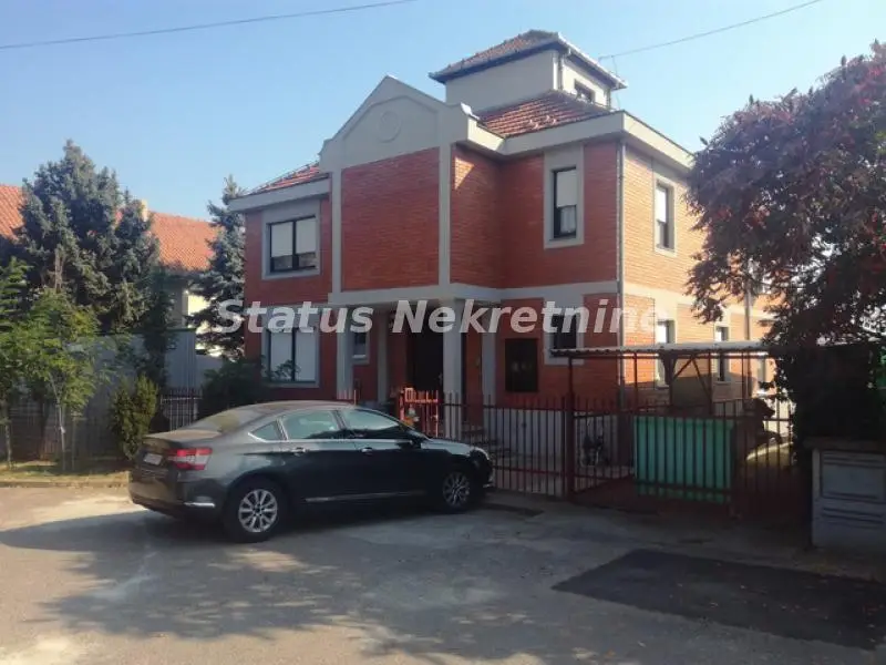 Petrovaradin - Excellent House for Living and for Business