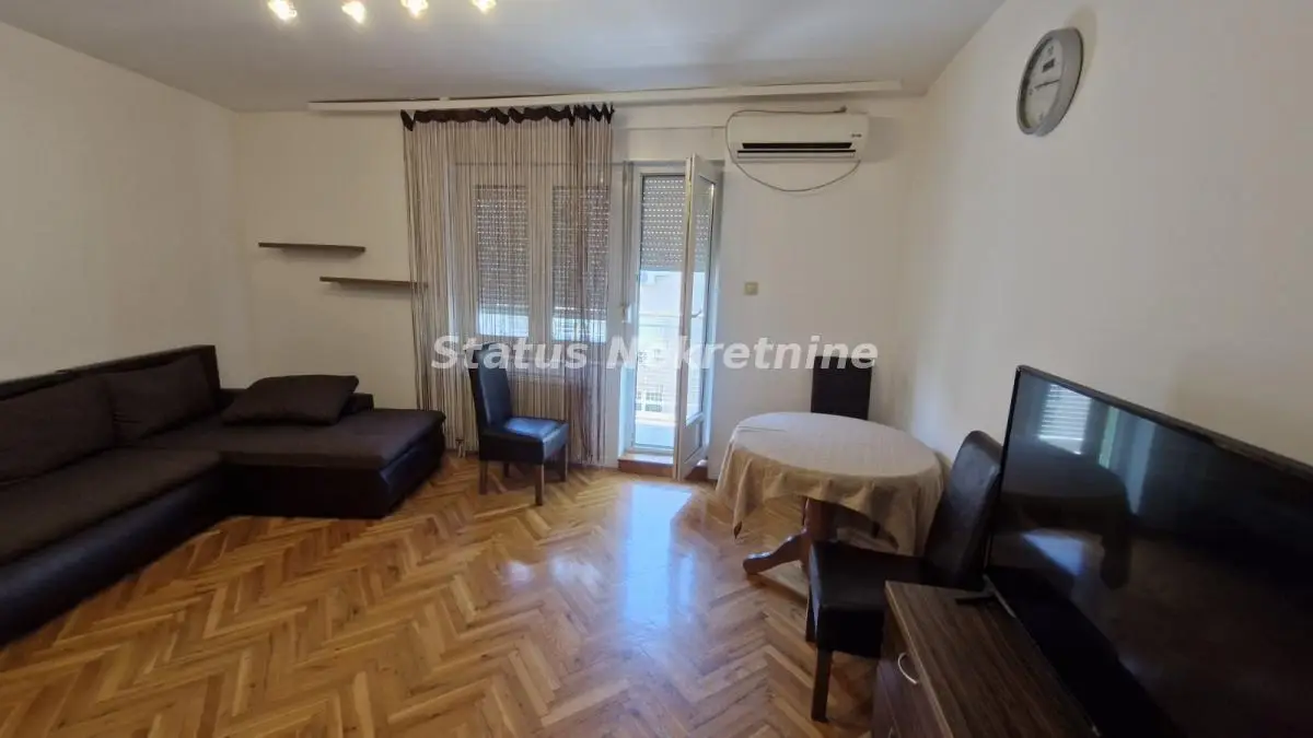 Grbavica two and a half room apartment 55m2- 500eu