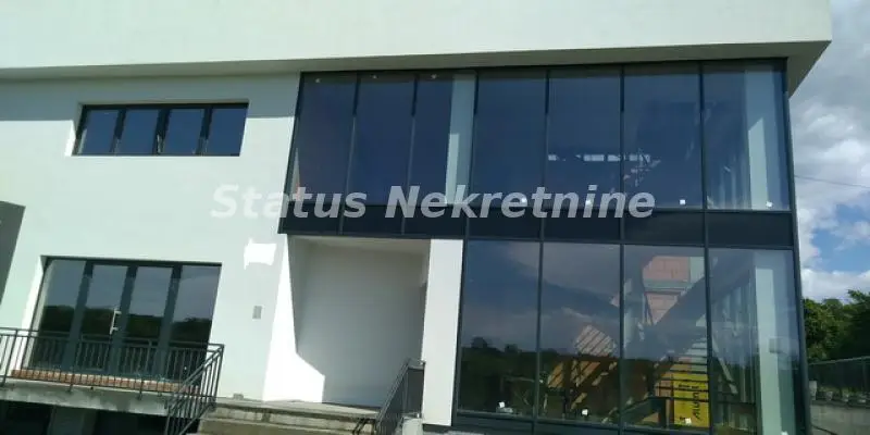 Petrovaradin - Registered commercial space 240 m2 in a quiet area for IT sector - 065/385 8880