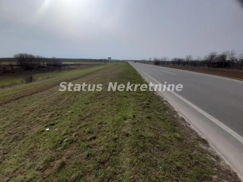 Žabalj-Plot on Zrenjanin Road suitable for gas stations-065/385 8880