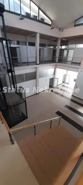 Boulevard - THREE-STORY LARGE BUSINESS SPACE 1700 m2 WITH AMPHITHEATRE - deposit required