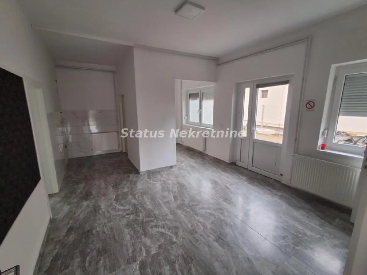 Futog-Empty Commercial Space 100 m2 closer to Veternik-Rent 500e-Deposit required-065/385 8880