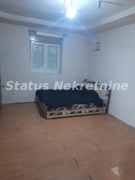 Sremska Kamenica - Registered Courtyard Apartment 83 m2 for Renovation near the Danube - 065/385 8880