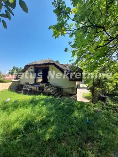 Sremski Karlovci- Authentic Srem-style house with Reed Roof-065/385 8880