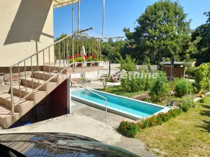 SREMSKA KAMENICA- HOUSE WITH SMALL POOL