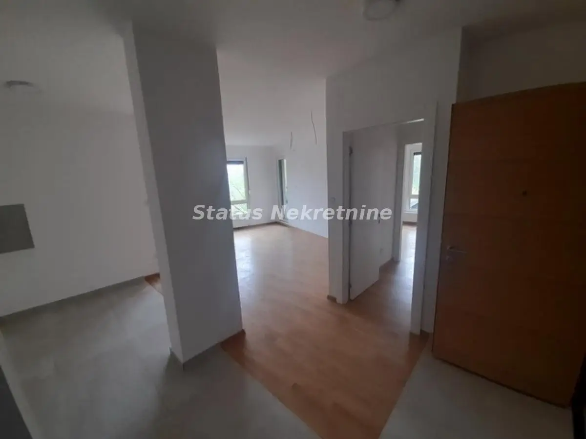 Telep-Large Four-bedroom Apartment 77 m2-VAT refund-065/385 8880