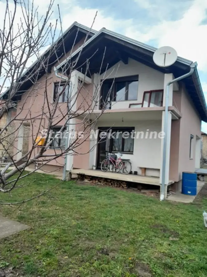 Temerin - newer two-storey house 180 m2 on a plot of 738 m2 and at the corner of two streets - 065/385 8880