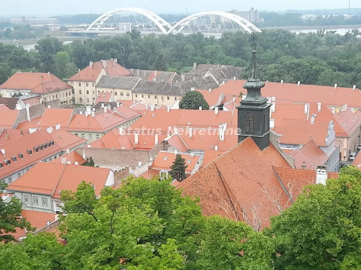 Petrovaradin - Four-room apartment 188 m2 in Gradić below the Fortress for Select Buyers and for Business