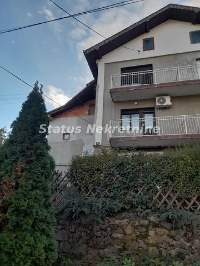 Petrovaradin-*Exclusive*-Excellent Family House 135 m2 in a Peaceful Elevated Area-065/385 8880