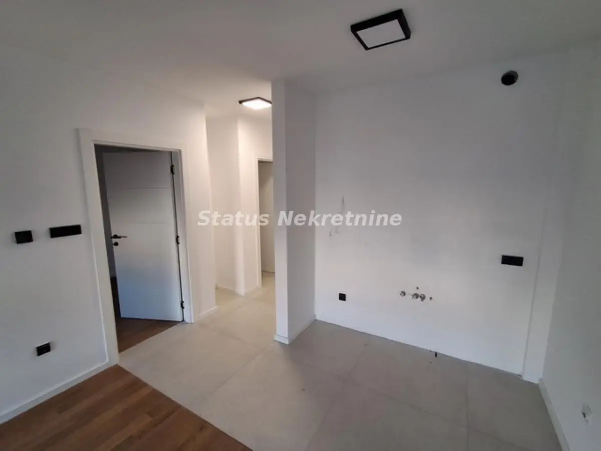 Southern Telep - Two-room apartment 52 m2 near Patriarch Pavle Boulevard in Convenient Location - 065/385 8880