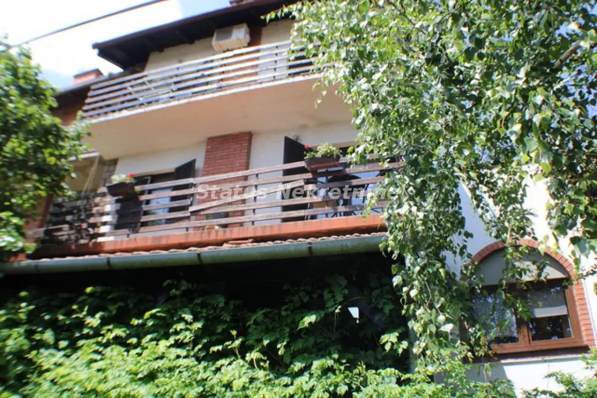 Petrovaradin -House at Excellent Location-065/3858-888